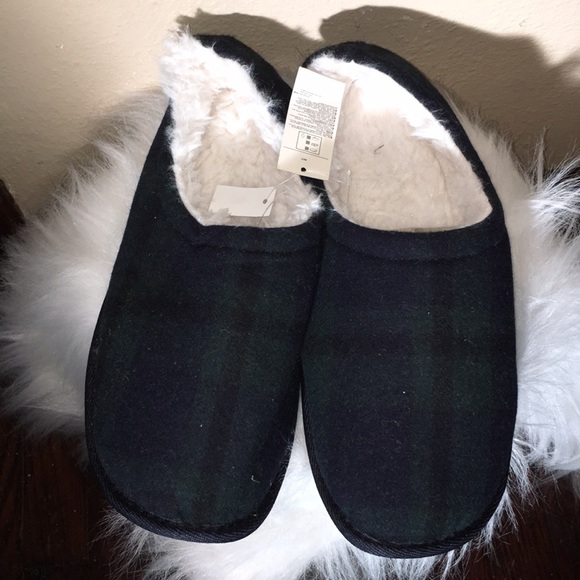GAP Other - New men’s house slippers.